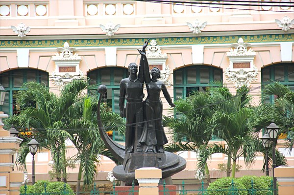 168-Памятник первому Вьетнамскому космонавту